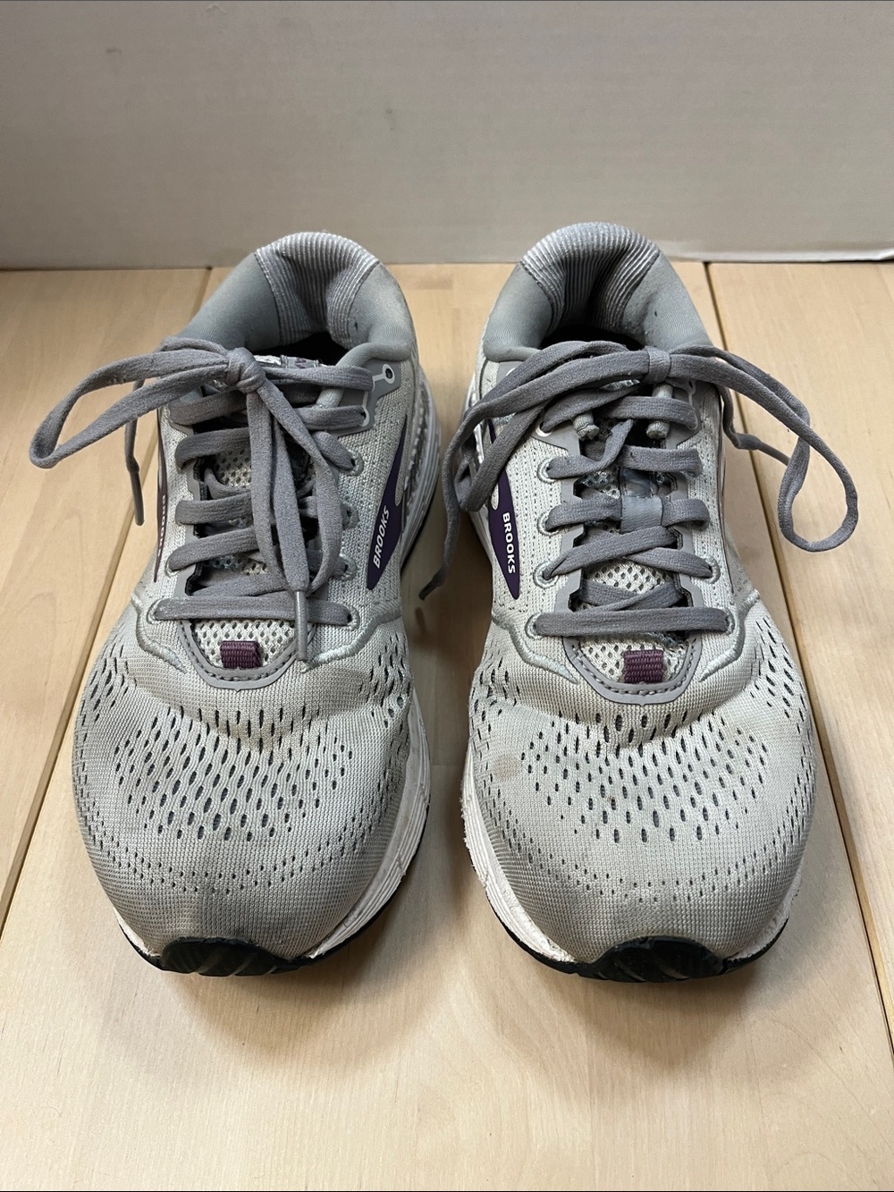 Brooks Ariel Gray & Purple Running Shoes Sneakers Women’s Size 8 Wide